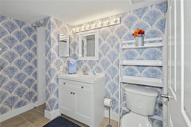 1650 N 42nd Circle 107, Vero Beach, FL 32967