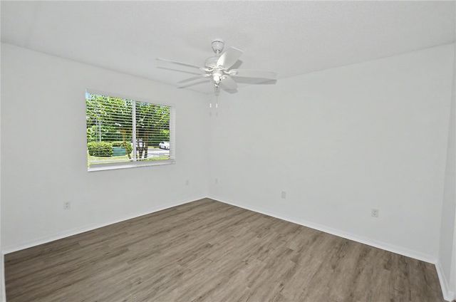 1650 N 42nd Circle 107, Vero Beach, FL 32967