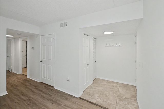 1650 N 42nd Circle 107, Vero Beach, FL 32967