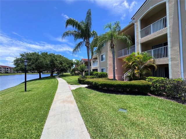 1650 N 42nd Circle 107, Vero Beach, FL 32967