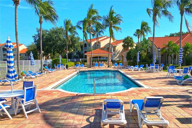 1650 N 42nd Circle 107, Vero Beach, FL 32967