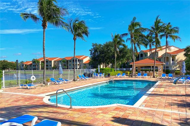1650 N 42nd Circle 107, Vero Beach, FL 32967