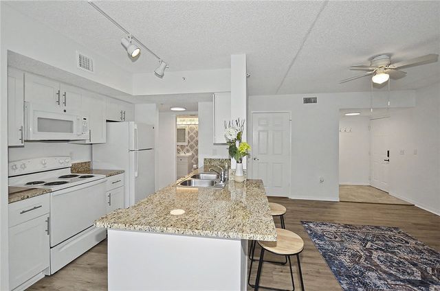 1650 N 42nd Circle 107, Vero Beach, FL 32967