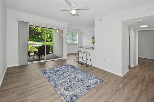 1650 N 42nd Circle 107, Vero Beach, FL 32967