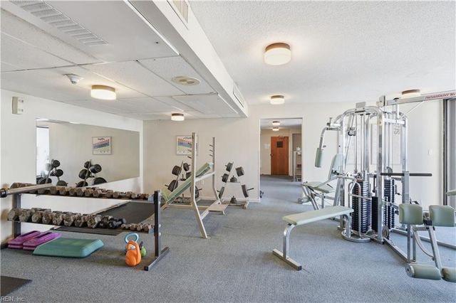 3288 Page Ave Apt 1013, Virginia Beach, VA 23451