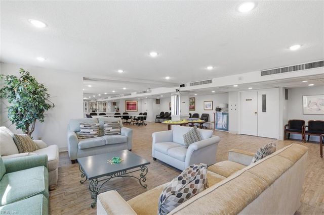 3288 Page Ave Apt 1013, Virginia Beach, VA 23451