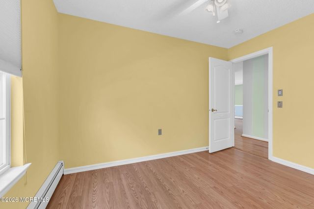 12 Blackpool Way, Toms River, NJ 08757
