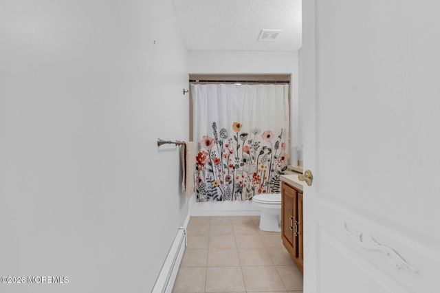 12 Blackpool Way, Toms River, NJ 08757