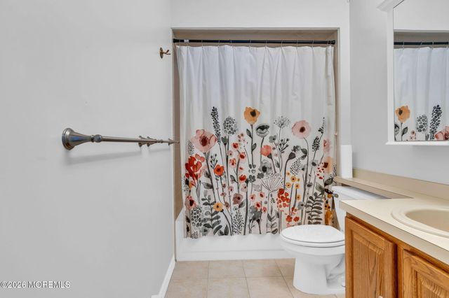 12 Blackpool Way, Toms River, NJ 08757