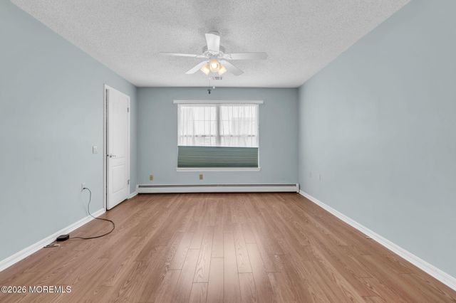 12 Blackpool Way, Toms River, NJ 08757