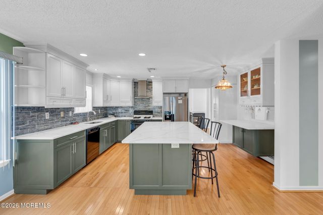 12 Blackpool Way, Toms River, NJ 08757