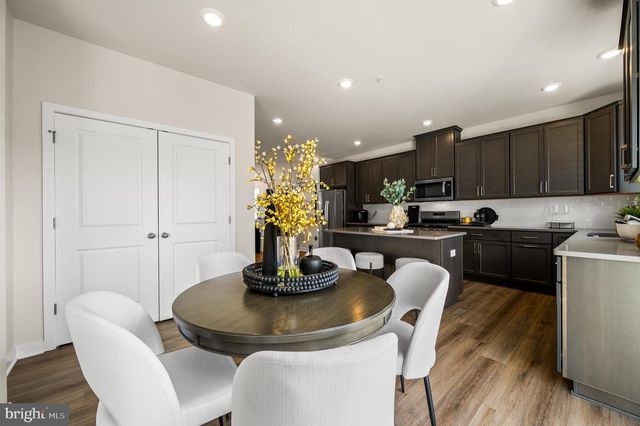 35 E FRONT ST, Bridgeport, PA 19405