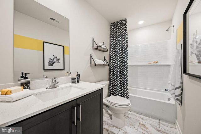 35 E FRONT ST, Bridgeport, PA 19405