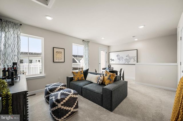 35 E FRONT ST, Bridgeport, PA 19405