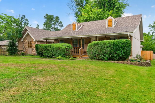 4455 S Ridgecrest Drive, Springfield, MO 65810