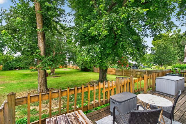4455 S Ridgecrest Drive, Springfield, MO 65810