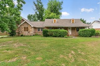 4455 S Ridgecrest Drive, Springfield, MO 65810