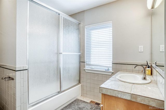 790 N Clarkson Street 202, Denver, CO 80218