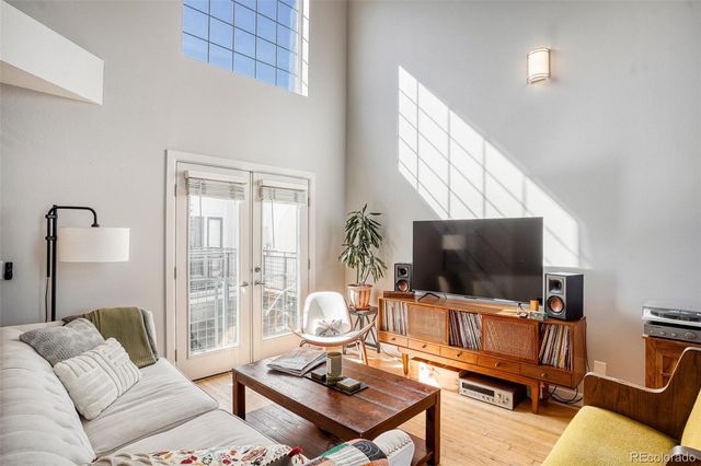 790 N Clarkson Street 202, Denver, CO 80218