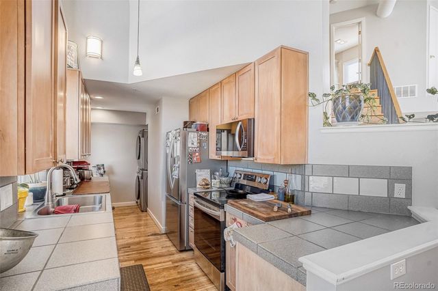 790 N Clarkson Street 202, Denver, CO 80218