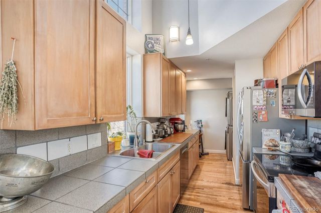 790 N Clarkson Street 202, Denver, CO 80218