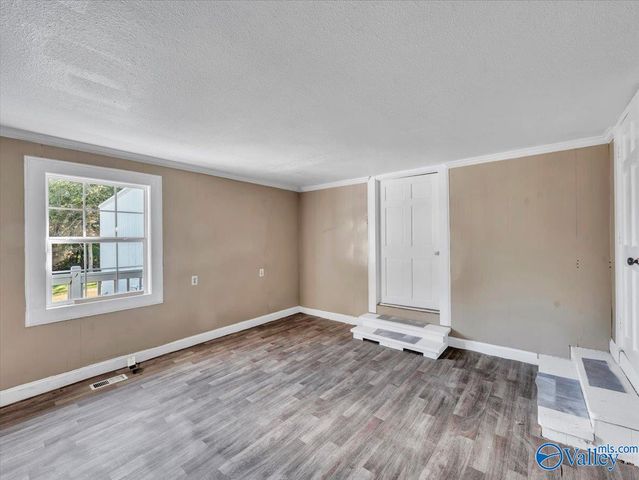 1046 Susan Drive, Fort Payne, AL 35967