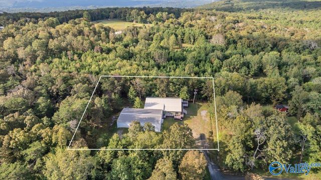 1046 Susan Drive, Fort Payne, AL 35967