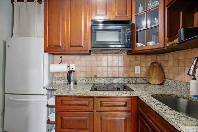 151 Centre 6F, New Rochelle, NY 10805