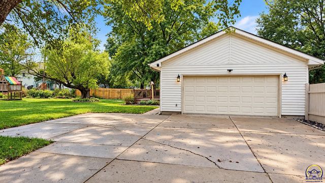 4321 SE 23rd TER, Tecumseh, KS 66542