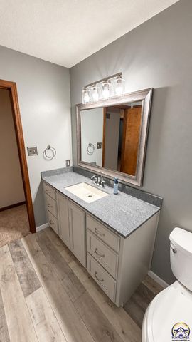 4321 SE 23rd TER, Tecumseh, KS 66542