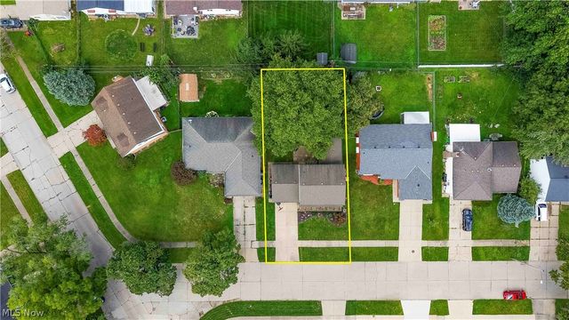 208 Georgia Avenue, Elyria, OH 44035