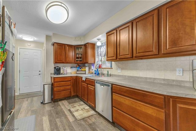 208 Georgia Avenue, Elyria, OH 44035
