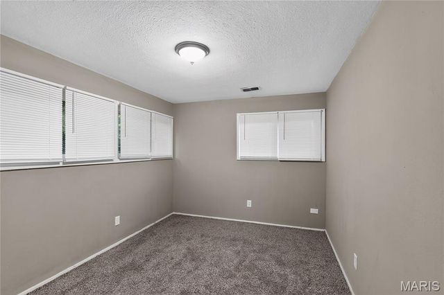 6619 Graybirch Drive, St Louis, MO 63134