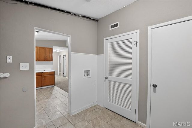 6619 Graybirch Drive, St Louis, MO 63134