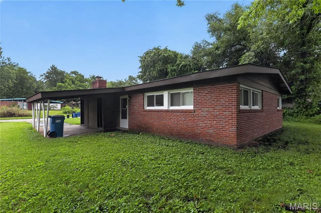 6619 Graybirch Drive, St Louis, MO 63134