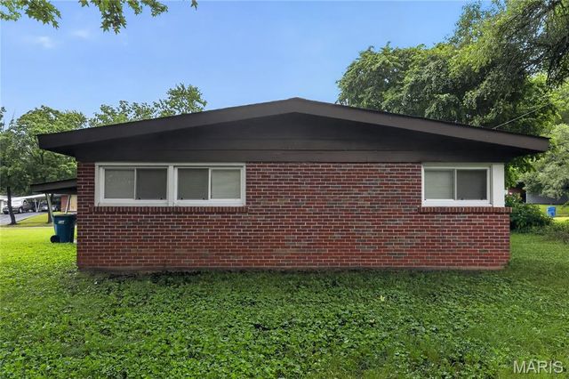6619 Graybirch Drive, St Louis, MO 63134