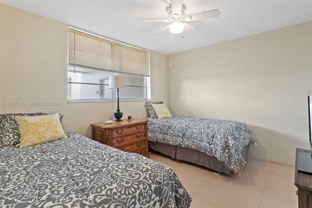 9480 Poinciana Pl 407, Davie, FL 33324