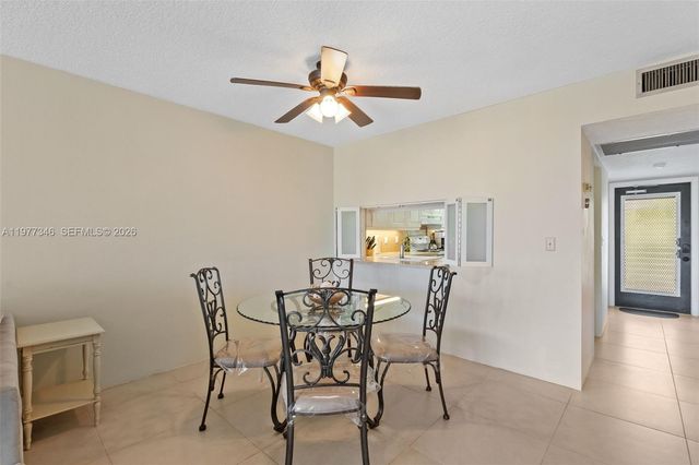 9480 Poinciana Pl 407, Davie, FL 33324