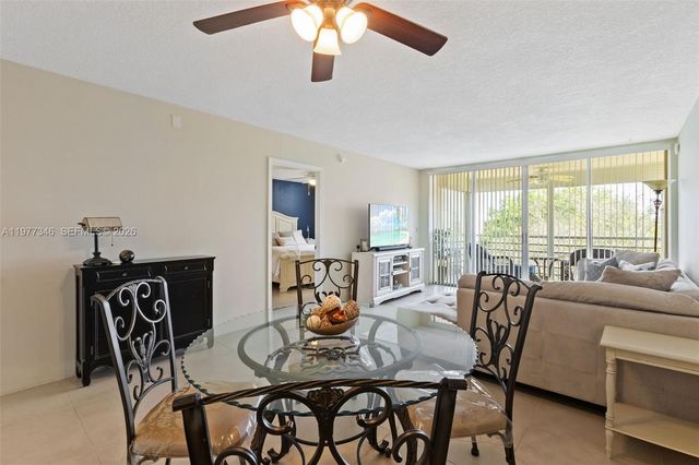 9480 Poinciana Pl 407, Davie, FL 33324