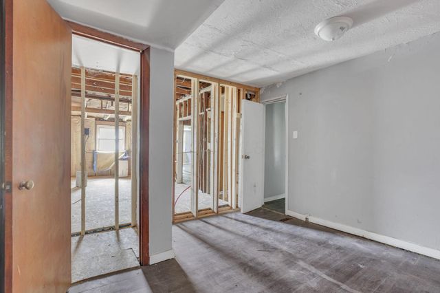 2717 Mcguffey Road, Columbus, OH 43211