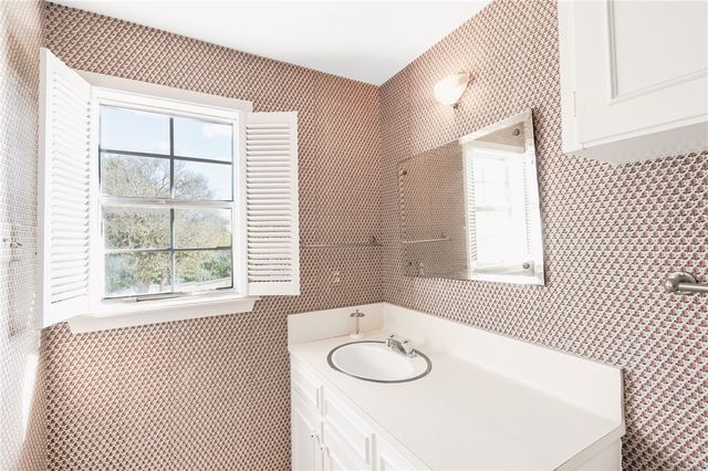 808 Dogwood Lane, Bryan, TX 77802