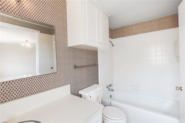 808 Dogwood Lane, Bryan, TX 77802