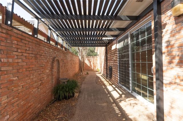 808 Dogwood Lane, Bryan, TX 77802