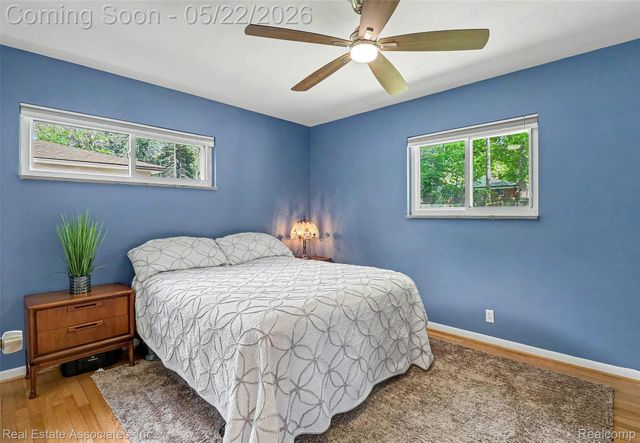 28442 Thorny Brae Road, Farmington Hills, MI 48331