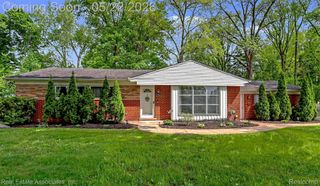 28442 Thorny Brae Road, Farmington Hills, MI 48331