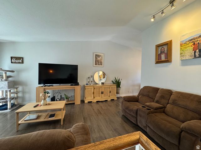 1542 W CRYSTAL RIDGE DR, West Jordan, UT 84084