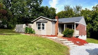 387 Moores Cir, Kingston Springs, TN 37082