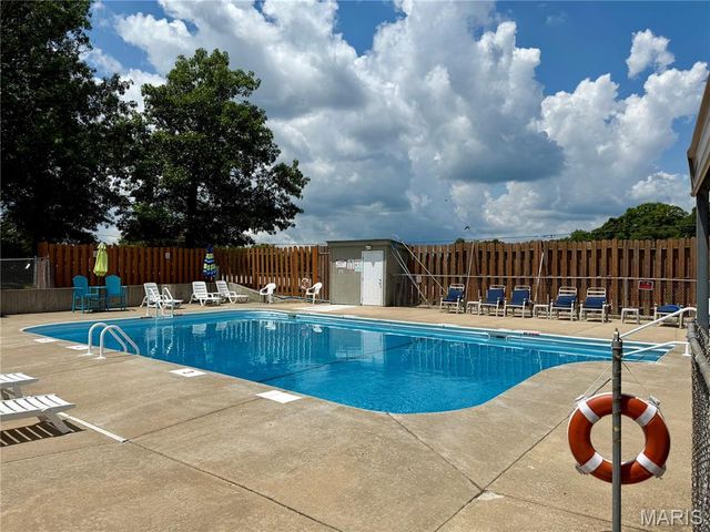 19922 Mockingbird Ln, Warrenton, MO 63383