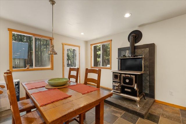 17607 Hooker Oak Rd, Nevada City, CA 95959
