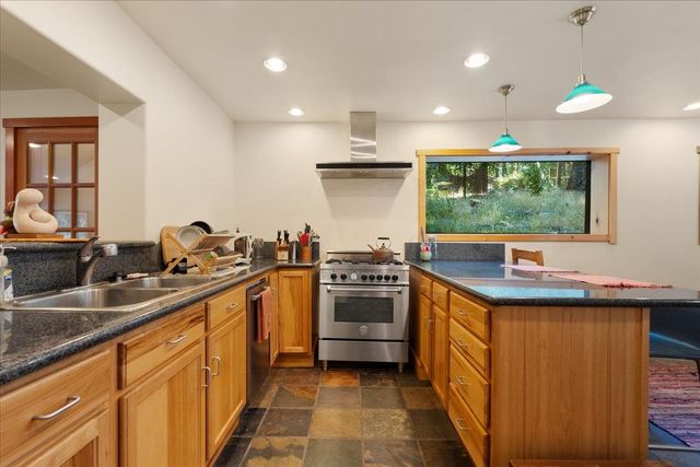 17607 Hooker Oak Rd, Nevada City, CA 95959